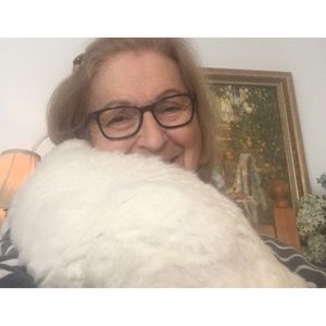 Meet your Posher, Lina